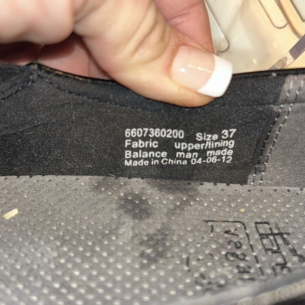 Dansko Clog- Size 37 - image 4